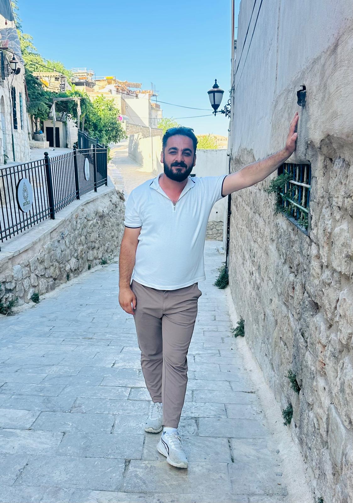 Sedat Çelikhası - Kurucu
